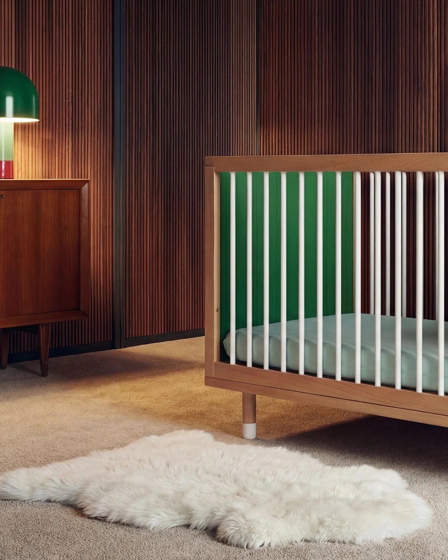 Side view of the Green and Mint Bold Baby Cot panel